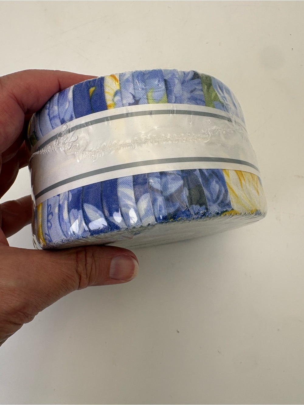 NOS Sunshine Roll-Ups RU-1017-40 - Multi Blue and Yellow Floral Fabric - Picture 6 of 7